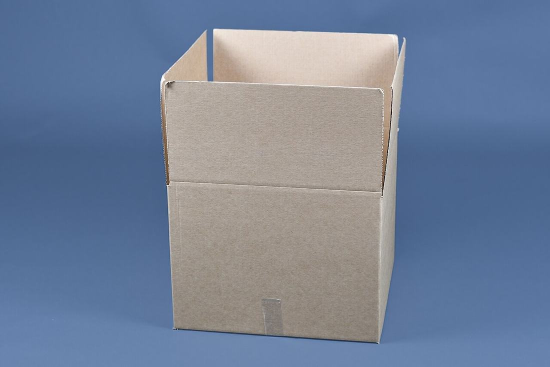An open cardboard moving box